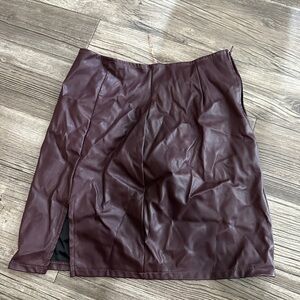 Windsor Faux Leather Mini Skirt in Burgundy with Side Slit